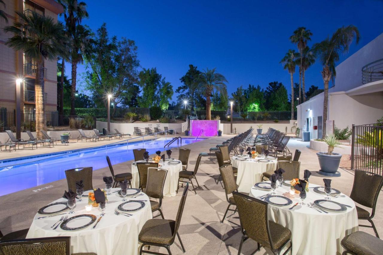 Embassy Suites By Hilton Phoenix Biltmore Exterior foto