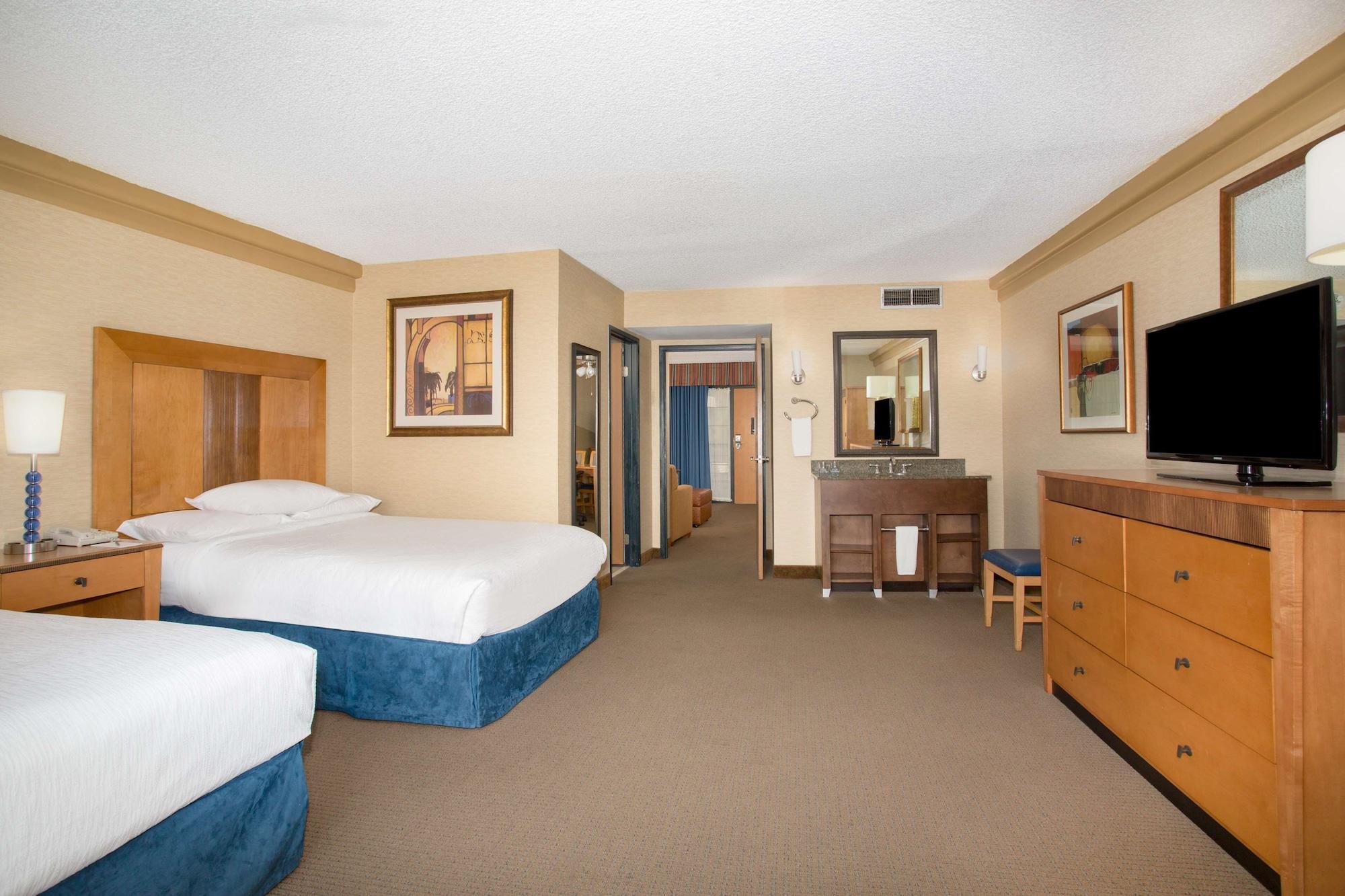 Embassy Suites By Hilton Phoenix Biltmore Exterior foto