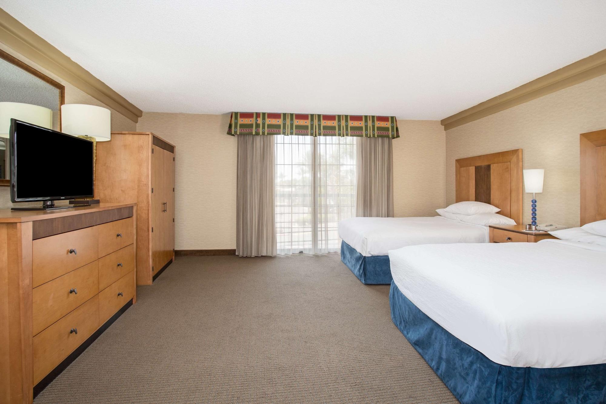 Embassy Suites By Hilton Phoenix Biltmore Exterior foto