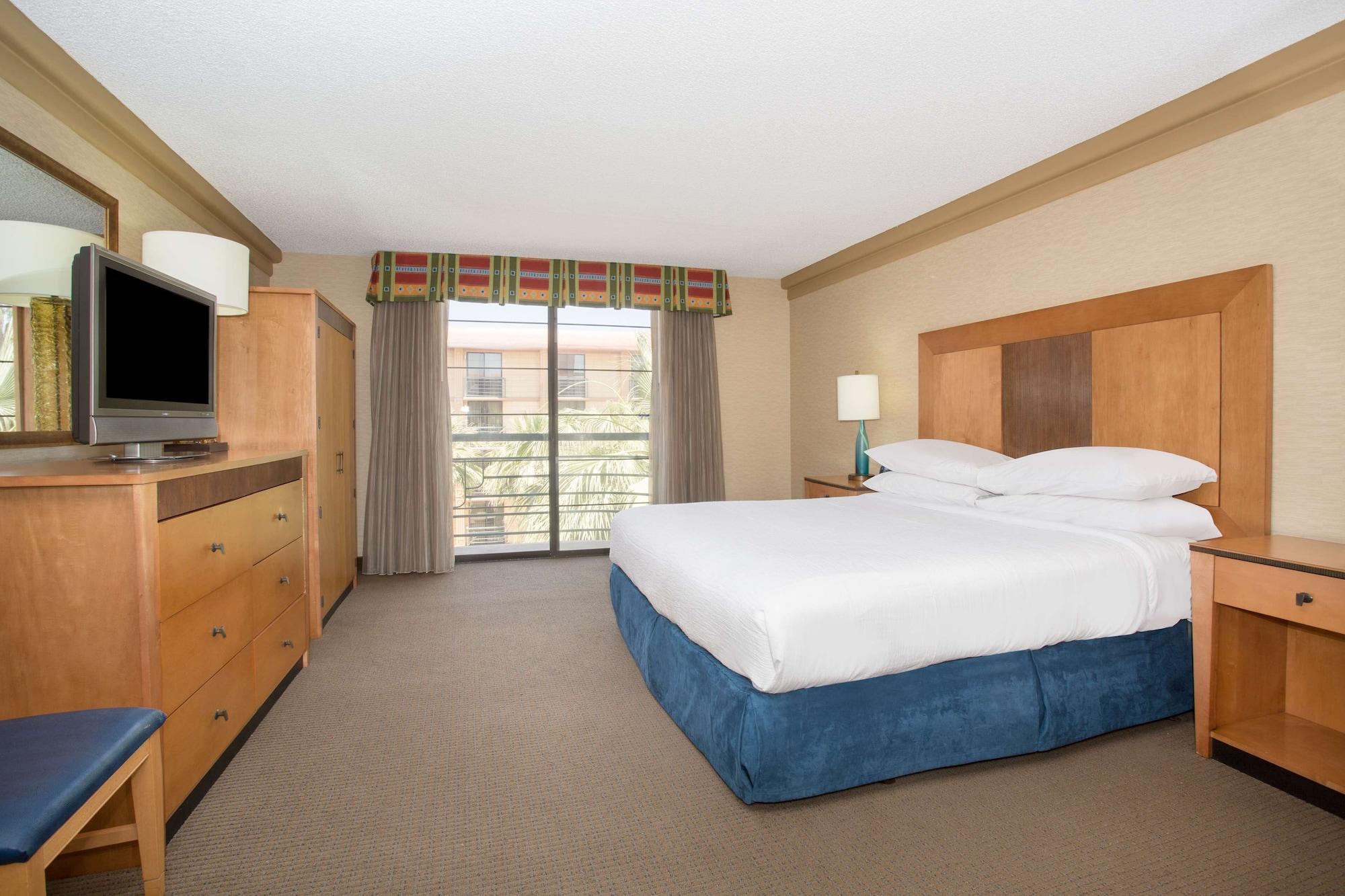 Embassy Suites By Hilton Phoenix Biltmore Exterior foto