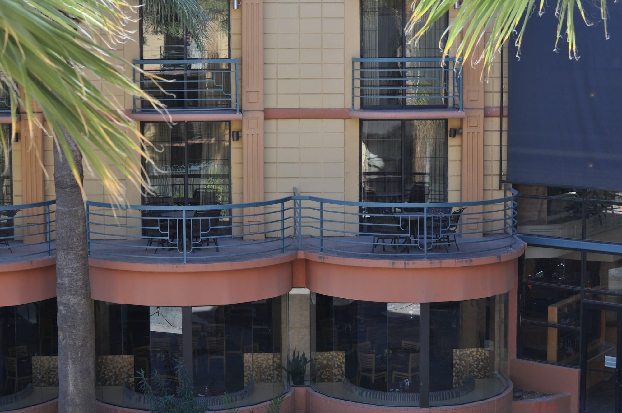Embassy Suites By Hilton Phoenix Biltmore Exterior foto