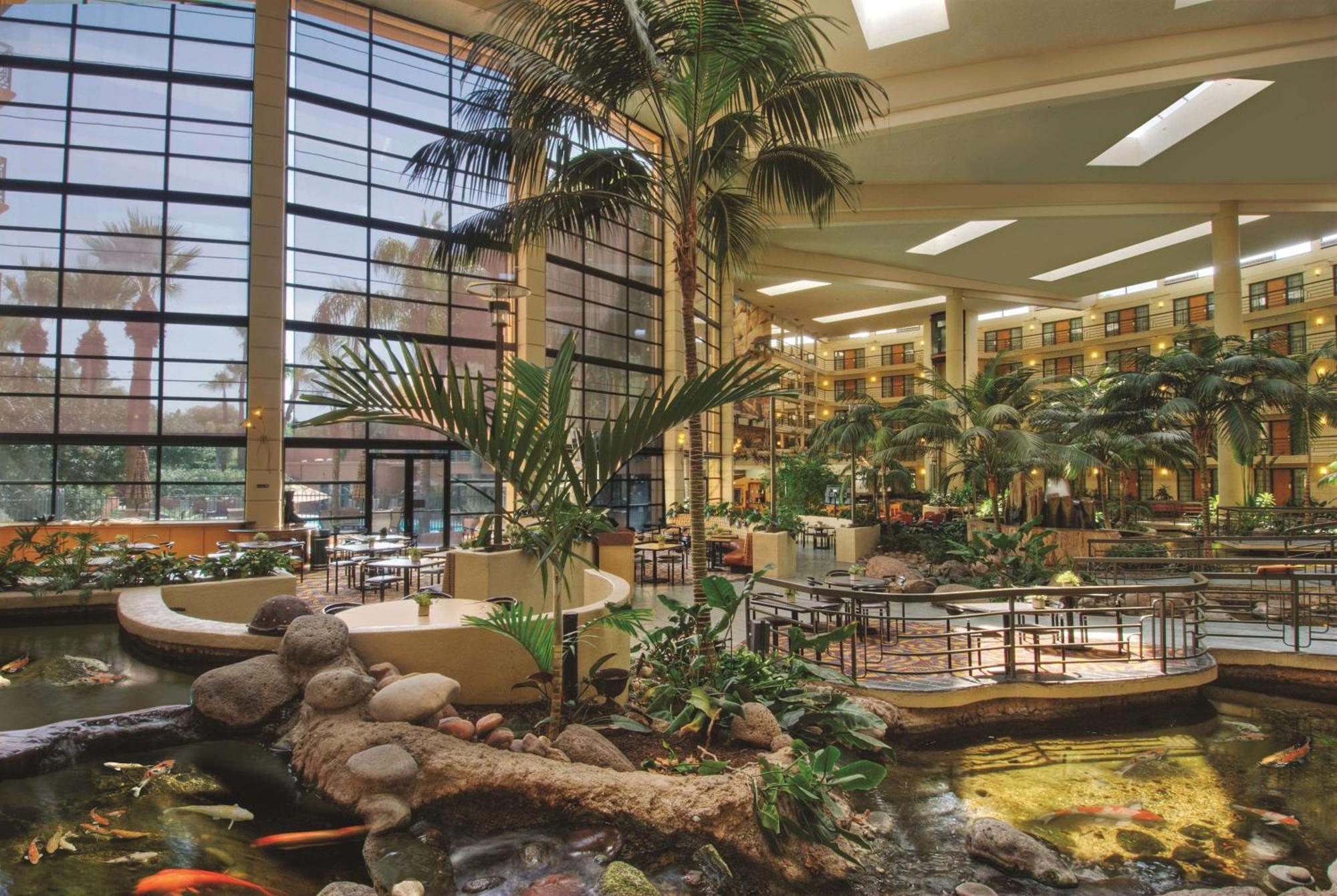 Embassy Suites By Hilton Phoenix Biltmore Exterior foto