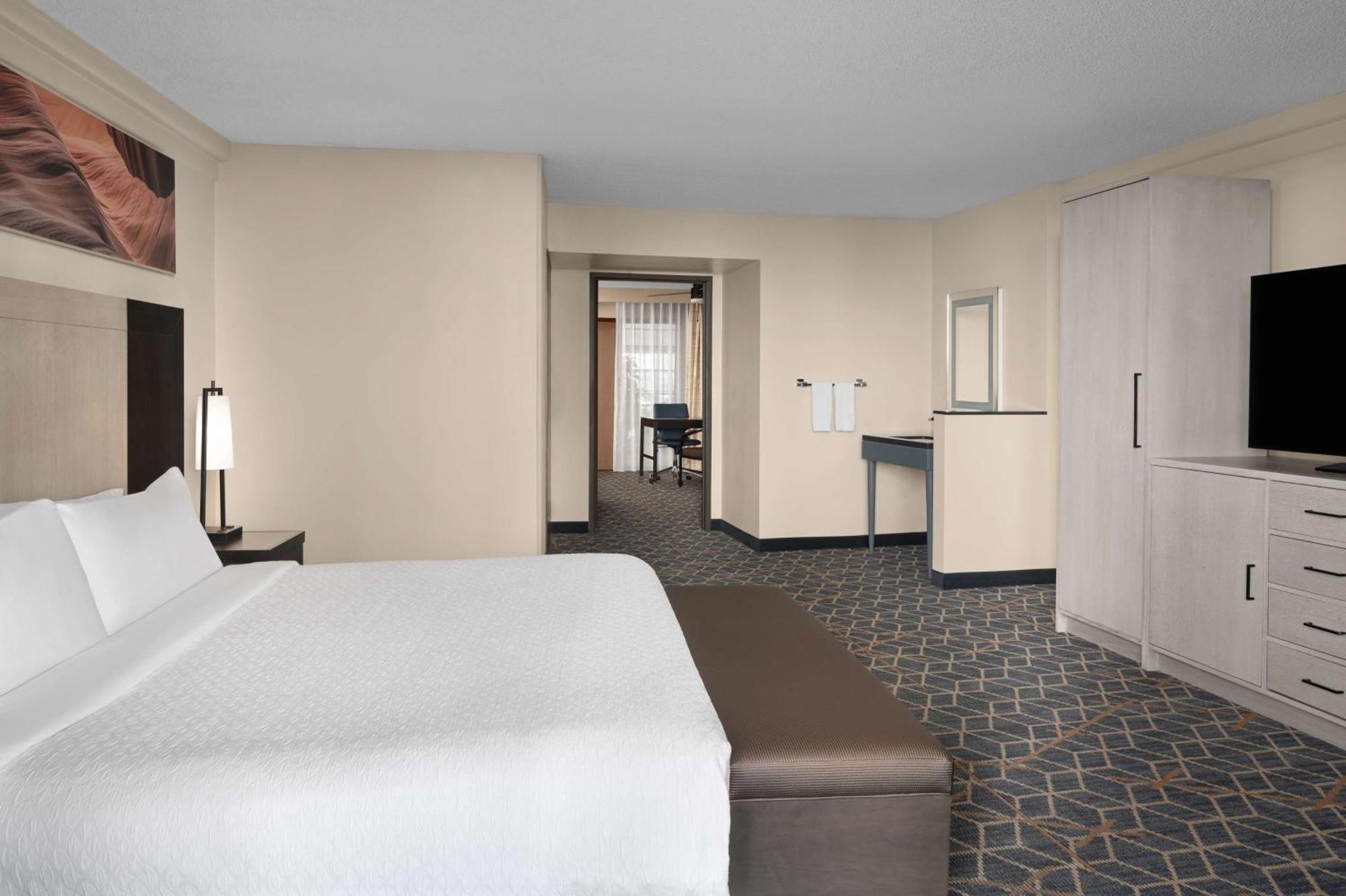 Embassy Suites By Hilton Phoenix Biltmore Exterior foto