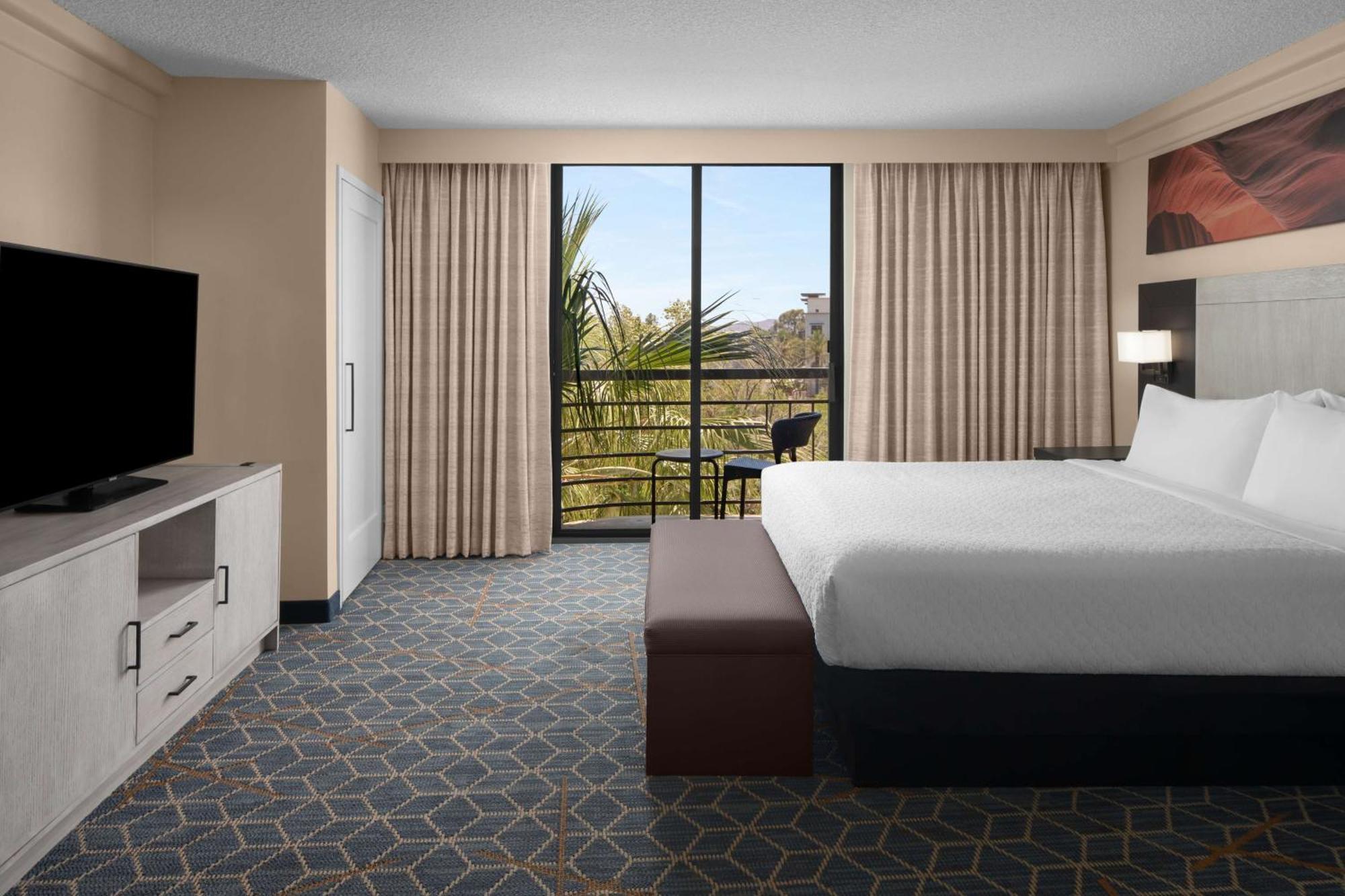 Embassy Suites By Hilton Phoenix Biltmore Exterior foto